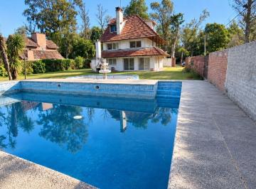 Casa · 215m² · 7 Ambientes · 1 Cochera · Casa en Venta en Altos del Barranco - Alberti