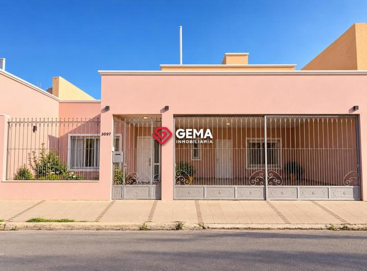 Casa · 285m² · 6 Ambientes · 1 Cochera