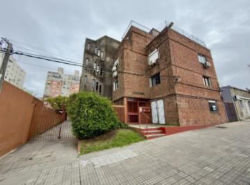 Departamento · 60m² · 4 Ambientes · 1 Cochera · Venta de Apartamento de 3 Dorm. con Balcón en Colonia del Sacramento