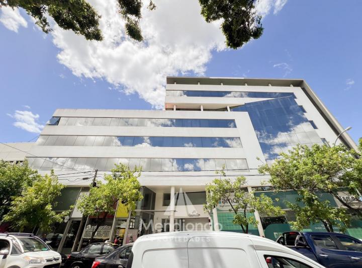 Oficina comercial · 100m² · 4 Ambientes · 1 Cochera