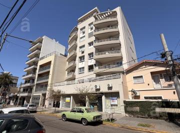 Departamento · 85m² · 3 Ambientes · 1 Cochera · Departamento en Villa Ballester - Venta - Tres Ambientes C/ Cochera - Céntrico.