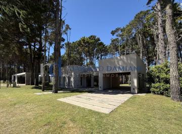 DEI-DEI-2226_2 · Casa 3 Dorm. en Venta en Pinamar Zona Alamos