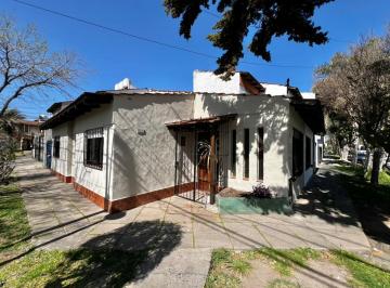 Casa · 65m² · 4 Ambientes · 1 Cochera · Casa 4 Ambientes en Alquiler en Olivos