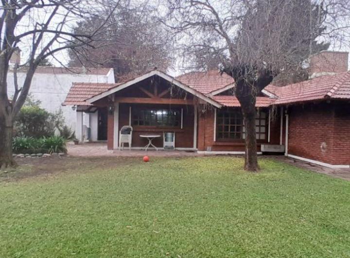 Casa · 150m² · 4 Ambientes · 2 Cocheras