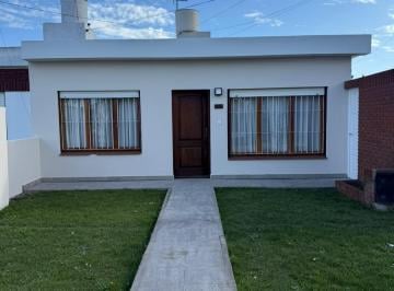 Casa · 57m² · 3 Ambientes · 2 Cocheras · Venta Chalet 3 Ambientes, Zona El Gaucho