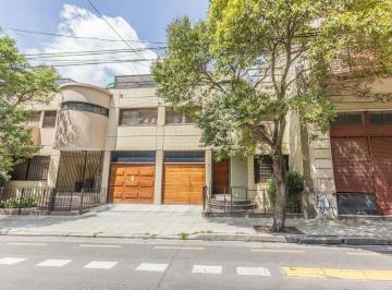 Casa · 170m² · 5 Ambientes · 1 Cochera · Casa en Balvanera 5 Ambientes con Patio un Oasis en La Ciudad