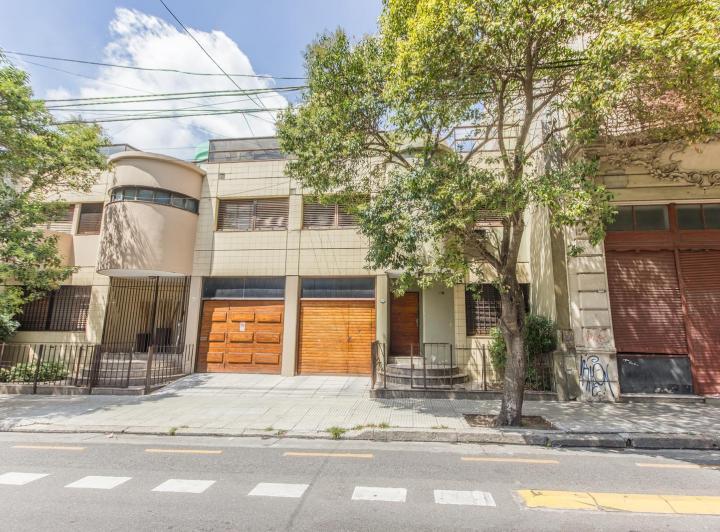 Casa · 170m² · 5 Ambientes · 1 Cochera
