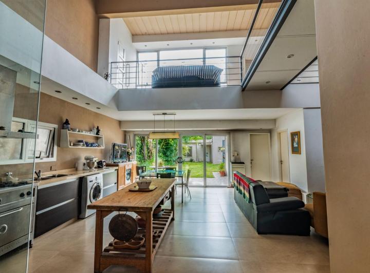 Casa · 188m² · 4 Ambientes · 2 Cocheras