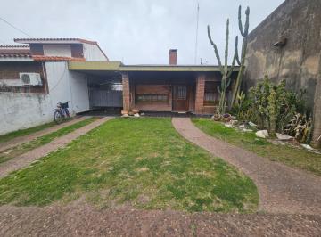 Casa · 345m² · 5 Ambientes · 1 Cochera · Casa en San Jeronimo Sud