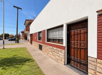 PH · 261m² · 7 Ambientes · 2 Cocheras · Venta en Block - Local + 2 PH en Las Avs