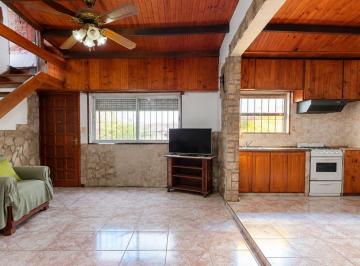 PH · 261m² · 7 Ambientes · 2 Cocheras · Venta en Block - Local + 2 PH en Las Avs