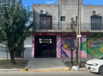 Depósito · 200m² · 1 Cochera · Deposito Alquiler Moreno