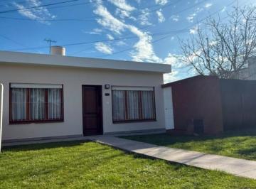 Casa · 245m² · 4 Ambientes · Chalet 4 Ambientes