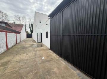 Bodega-Galpón · 100m² · Galpon en Alquiler en Lomas de Zamora