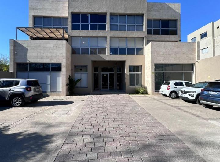 Oficina comercial · 60m² · 3 Ambientes · 2 Cocheras