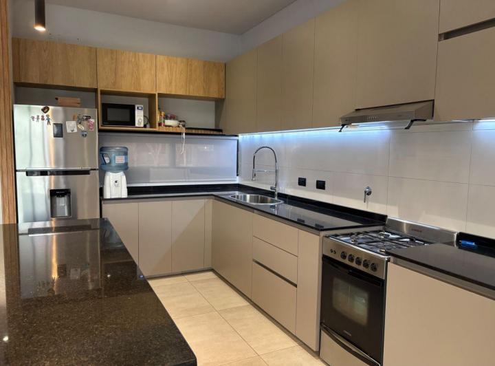 Casa · 90m² · 3 Ambientes · 2 Cocheras