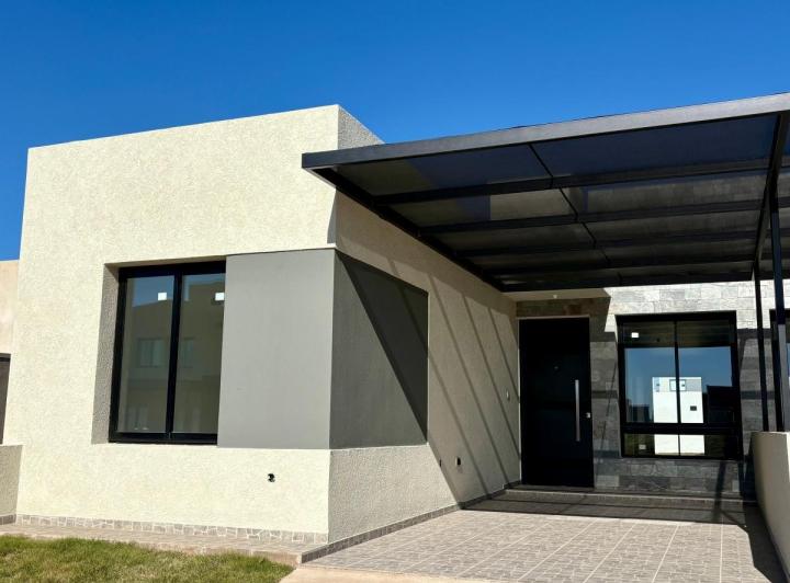 Casa · 100m² · 3 Ambientes · 1 Cochera