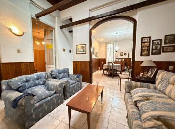 Casa · 143m² · 6 Ambientes · 1 Cochera · Venta Casa 4 Dorm. y Cochera en Cordon Norte