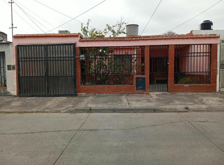 Casa · 140m² · 3 Dormitorios · 1 Cochera