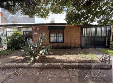 Casa · 112m² · 5 Ambientes · 2 Cocheras · Casa 3 Dorm. en Los Platanos Córdoba Capital