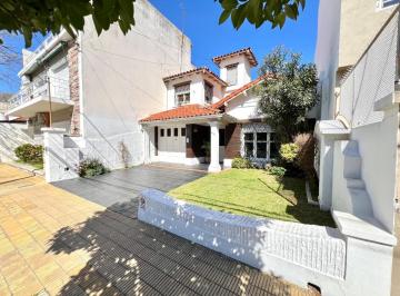 Casa · 125m² · 3 Ambientes · 2 Cocheras · Casa 3 Ambientes en Venta, en Olivos