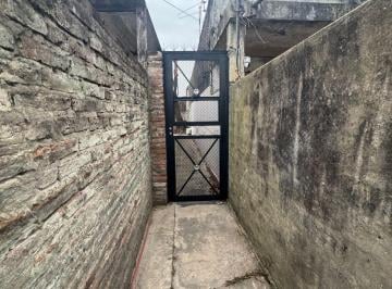 Casa de 2 ambientes, Almirante Brown · Casa Interna de 2 Dorm.