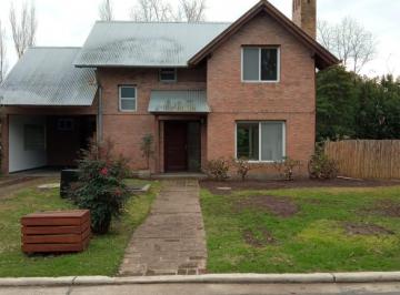 Casa · 3 Dormitorios · Casa en Barrio Cerrado Carlos Pellegrini