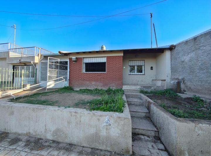 Casa · 178m² · 2 Ambientes · 1 Cochera
