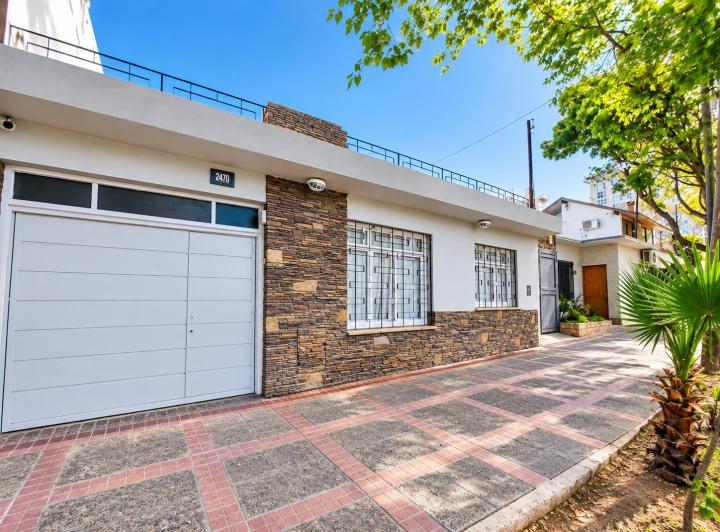 Casa · 100m² · 5 Ambientes · 1 Cochera