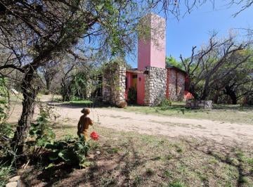 Casa · 2500m² · 3 Ambientes · 2 Cocheras · En Venta Casa en Terreno 2.500 m² con Pileta, Escritura! en Las Chacras de Villa de Las Rosas, Trasl