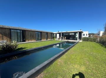 Casa · 187m² · 4 Ambientes · 1 Cochera · Casa 4 Ambientes con Pileta en Casonas del Haras