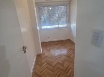 Departamento de 4 ambientes, Lomas de Zamora · 87 m² Renovados a Nuevo en Pleno Banfield - Apto Profesional o Vivienda - Permuta