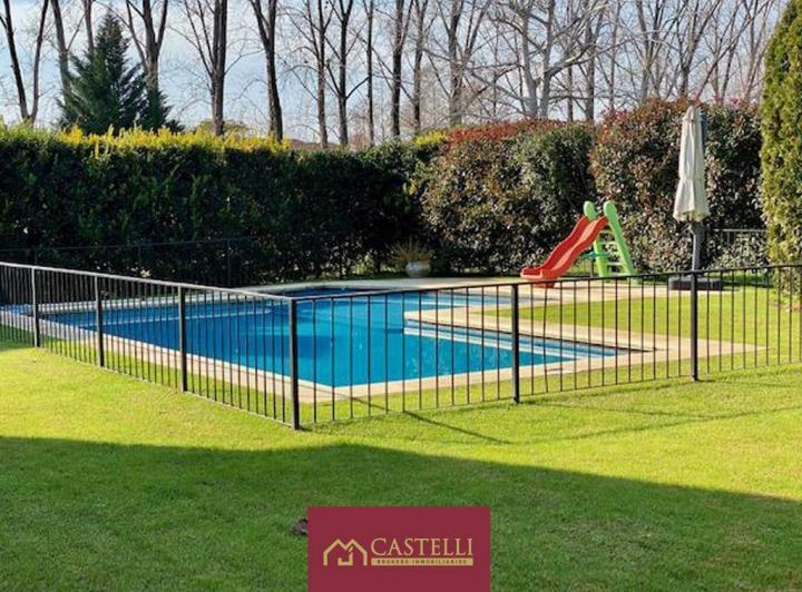 Casa · 287m² · 6 Ambientes · 2 Cocheras