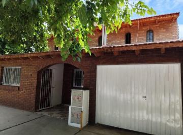 Casa de 6 ambientes, Las Heras · Casa en Alquiler C/ Cochera en Las Heras
