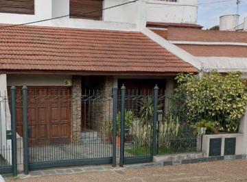 EXCELENTE PH AL FRENTE CON ENTRADA INDEPENDIENTE FONDO LIBRE Y COCHERA
DISPONIBL · Gallo Al 800 Casa en PH