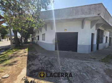 Casa de 5 ambientes, General San Martín · Venta en Block 3 Deptos + Local en Esquina - J. L. Suárez