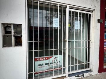Local comercial , Almirante Brown · Lindo Local Sobre Calle Alsina