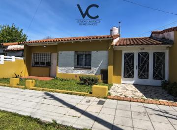 Casa · 2 Dormitorios · 1 Cochera · Casa en Banfield