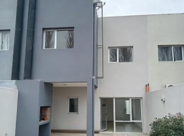 PH · 180m² · 4 Ambientes · Alquiler Dúplex 3 Dorm. - Barrio Tierra Mansa - Centenario