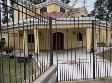 Casa · 175m² · 4 Ambientes · 2 Cocheras · Venta de Casa en El Zanjon (Loteo Putzolo)