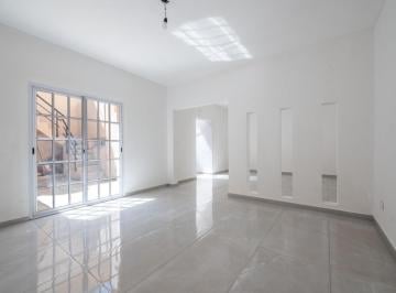 Casa · 200m² · 5 Ambientes · Venta Casa 4 Dorm. Impecable a Nuevo Luminosa Patio Terraza Parque Avellaneda
