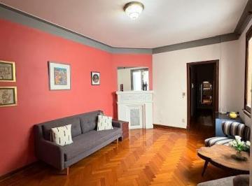 Departamento · 111m² · 4 Ambientes · 4 Amb Dep. Al Frente con 2 Balcones! Super Luminoso y con Baños Reciclados! Larrea y Av Rivadavia