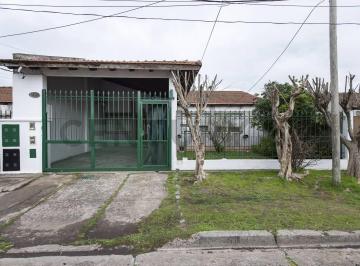 PH · 77m² · 4 Ambientes · 2 Cocheras · PH en Venta en La Plata de 3 Dorm.