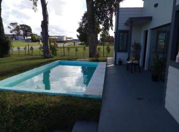 Casa · 110m² · 3 Ambientes · 1 Cochera · Casa con Pileta y Gran Parque en Barrio Cerrado La Aurelia