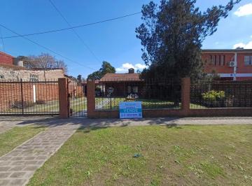 Casa · 700m² · 4 Ambientes · 2 Cocheras · Hermosa Casa con Pileta y Parrilla en Ituzaingó Sur