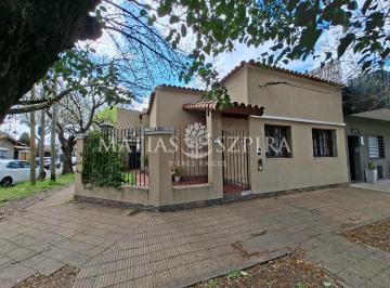 Casa · 131m² · 3 Ambientes · 1 Cochera · Casa en Ituzaingó Norte
