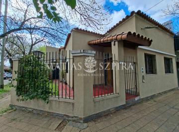 Casa · 131m² · 3 Ambientes · 1 Cochera · Casa en Ituzaingó Norte
