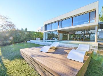Casa · 352m² · 5 Ambientes · 3 Cocheras · Venta Casa Al Agua en Los Alisos, 4 Dorm. 2 en Suite - Nordelta