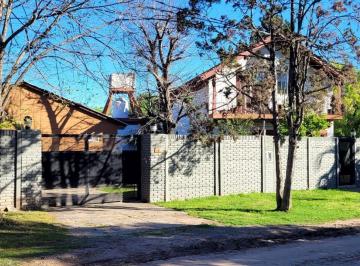 Casa · 219m² · 5 Ambientes · 2 Cocheras · Venta de Casa Multifamiliar S/ 2 Lotes con Pileta en Barrio Montecarlo del Viso Pilar