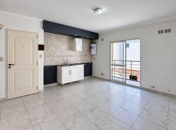 PH · 32m² · 2 Ambientes · Depto 2 Amb Al Frente con Balcón